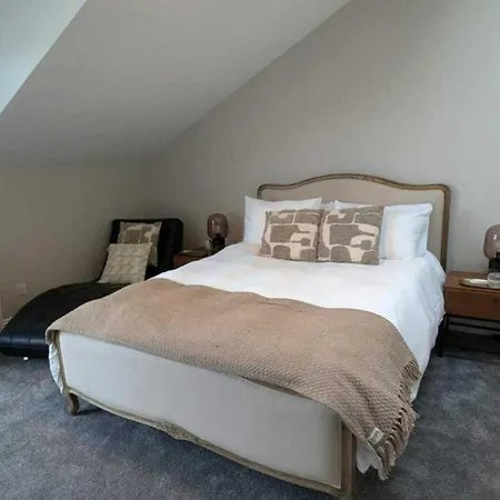公寓 Spacious & Stylish Upgraded 1bd Marina 马拉海德